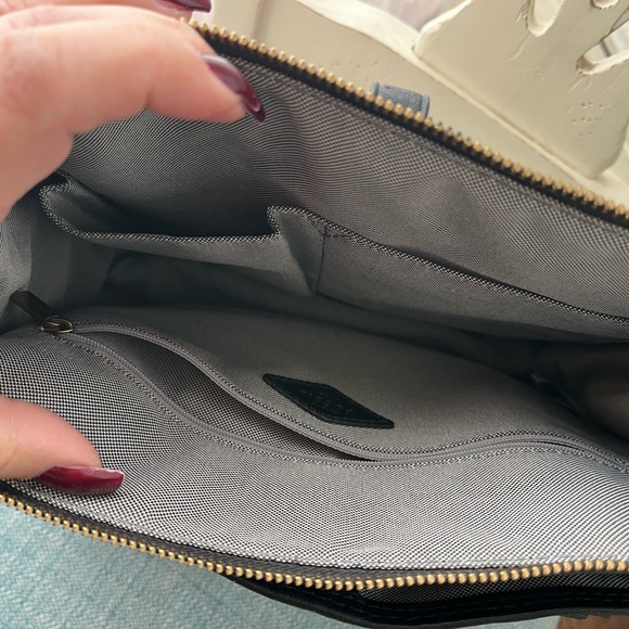 Fossil Ryder Leather Satchel Patchwork Bag
No shoulder strap!
Good used conditio - Picture 2 of 3